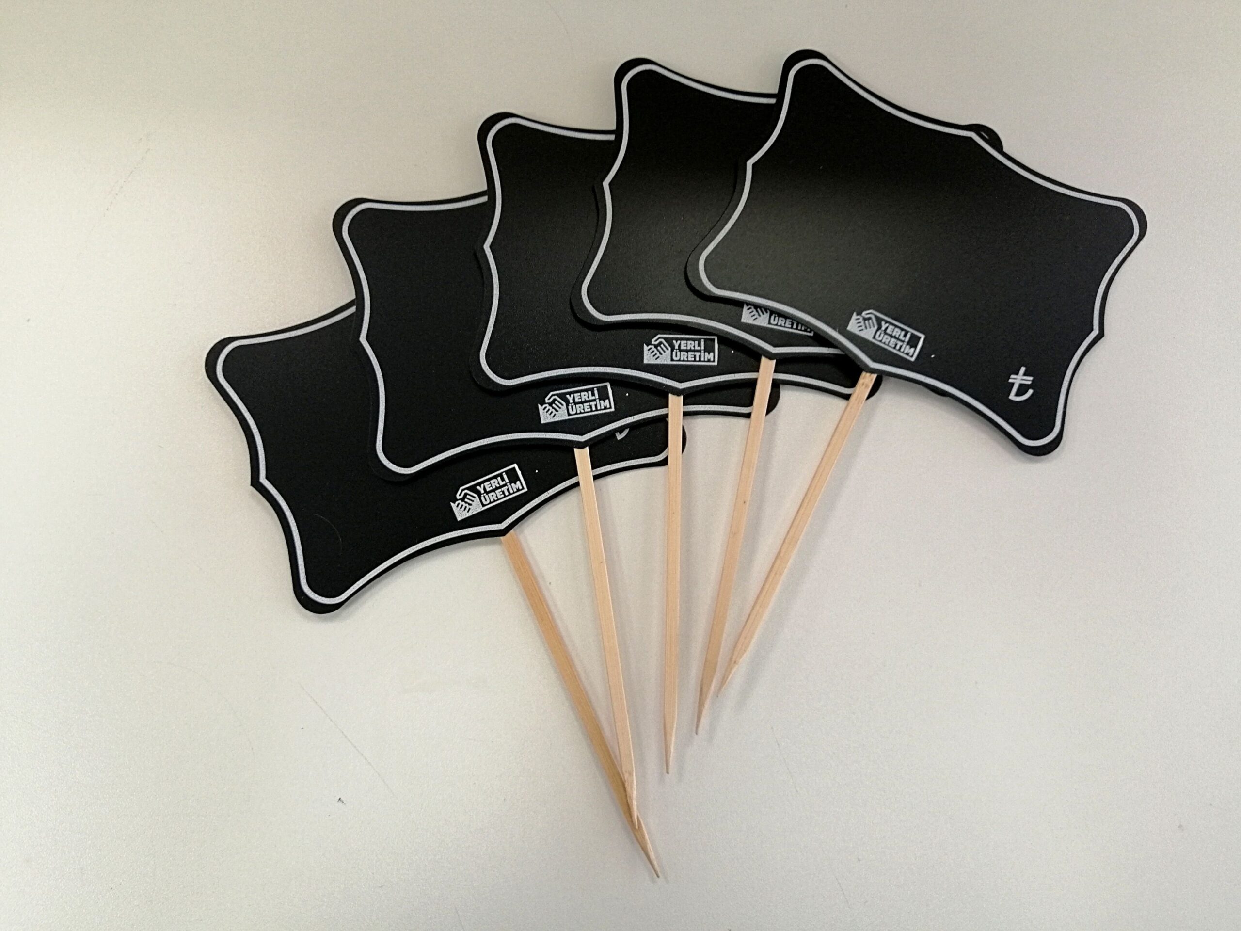 KARA TAHTA (10cm x H:8cm) DALGALI SAPLAMALI Silinebilir Dekoratif Etiket ve Etiketlik PVC Siyah Etiket - Görsel 3