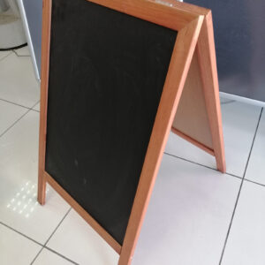 AHŞAP A PANO (50 x 70 cm) Yaz Sil Karatahta Vitrin Ahşap Pano Siyah Pano Tebeşir Beyaz Kalem