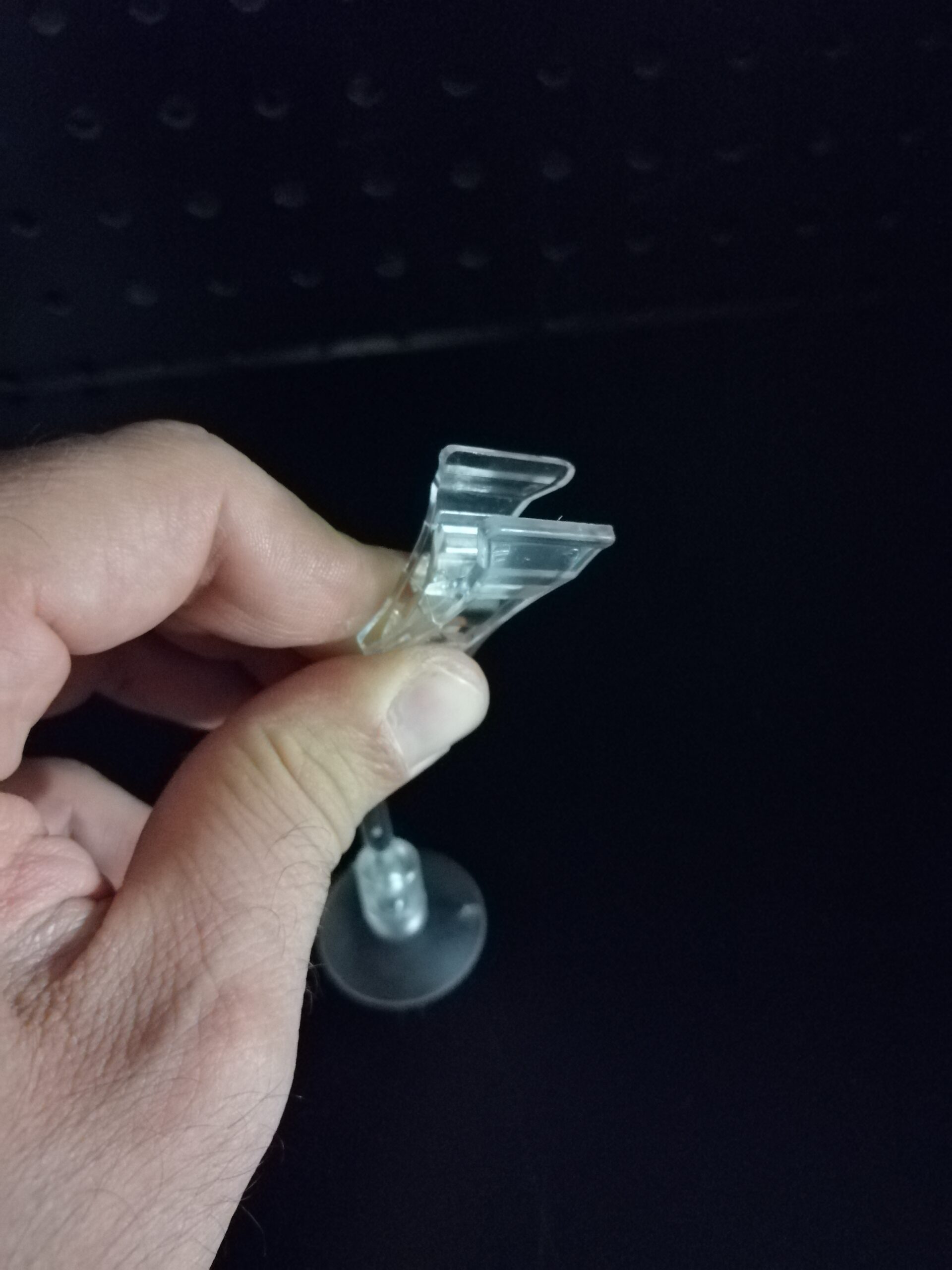 ŞEFFAF VANTUZLU KÜÇÜK MANDAL 50MM ÇUBUKLU ETİKETLİK vantuzlu mandallı fiyat etiketliği, vantuzlu ve mandallı fiyat etiketi tutucu , fiyat etiketi tutucu, mandallı vantuzlu fiyat etiketliği - Görsel 3