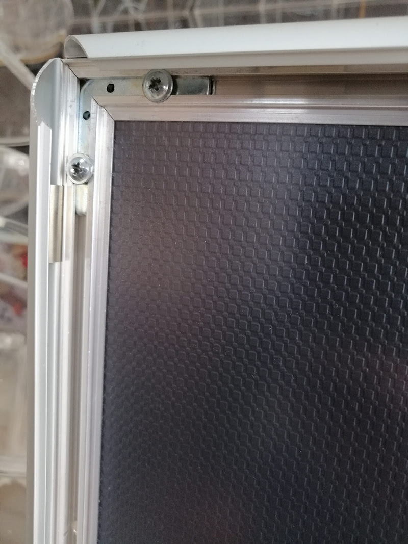 ALÜMİNYUM ÇERÇEVE 25MM B1 (70X100 CM) Kenarları Açıılabilen Çerçeve Afiş Çerçevesi Alüminyum Gri Büyük B1Çerçeve - Görsel 2