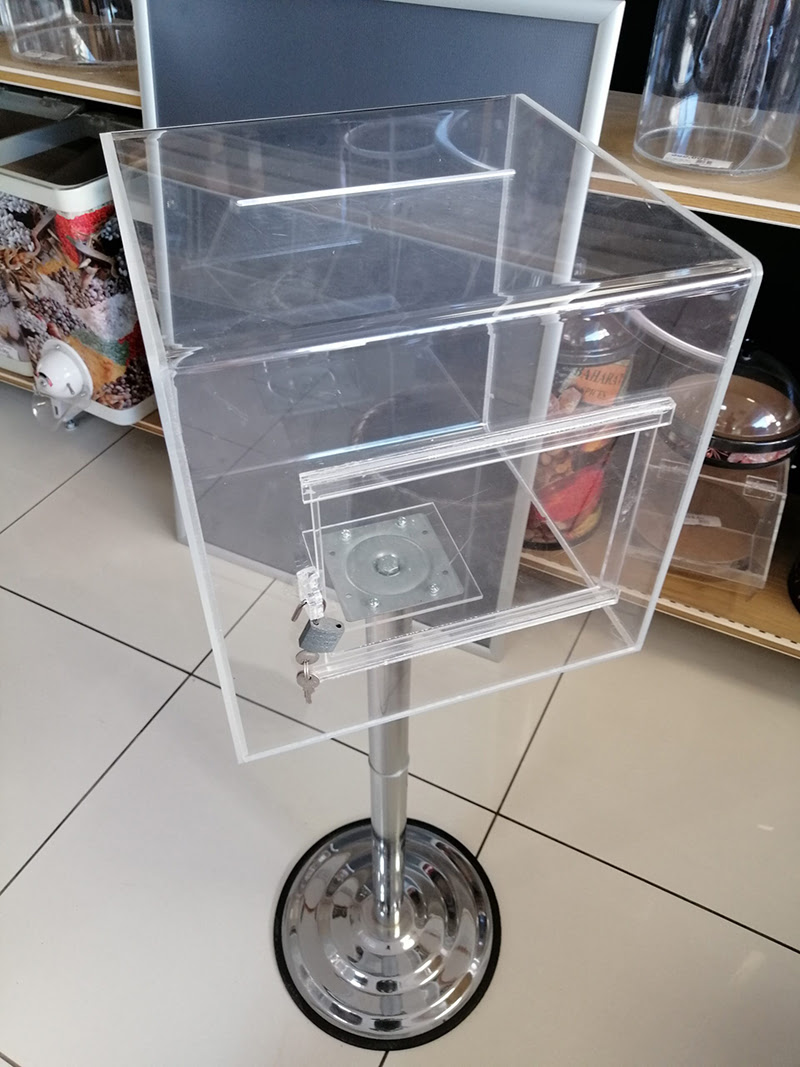 DİLEK ŞİKAYET KUTUSU KİLİTLİ AYAKLI 30X30X30 H:103CM Dilek ve Şikayet için Kutu Form Kutusu Pleksi