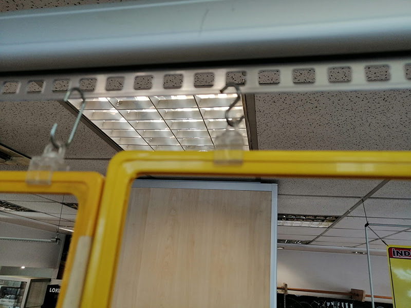 PERVAZLI ALÜMİNYUM SET 200CM Ürün Çengeli Asma Delikleri Yapışkanlı Çengel Deliği Pervaz 1 metre - Görsel 6